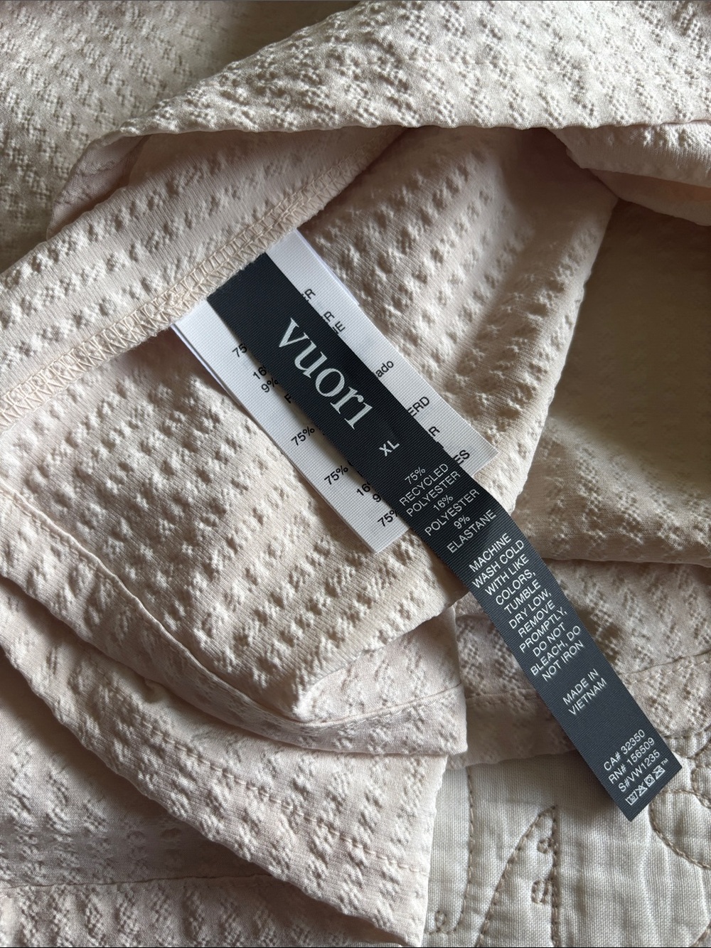 NWOT Vuori villa textured cropped tank MILKWEED Size XL - Picture 3 of 3